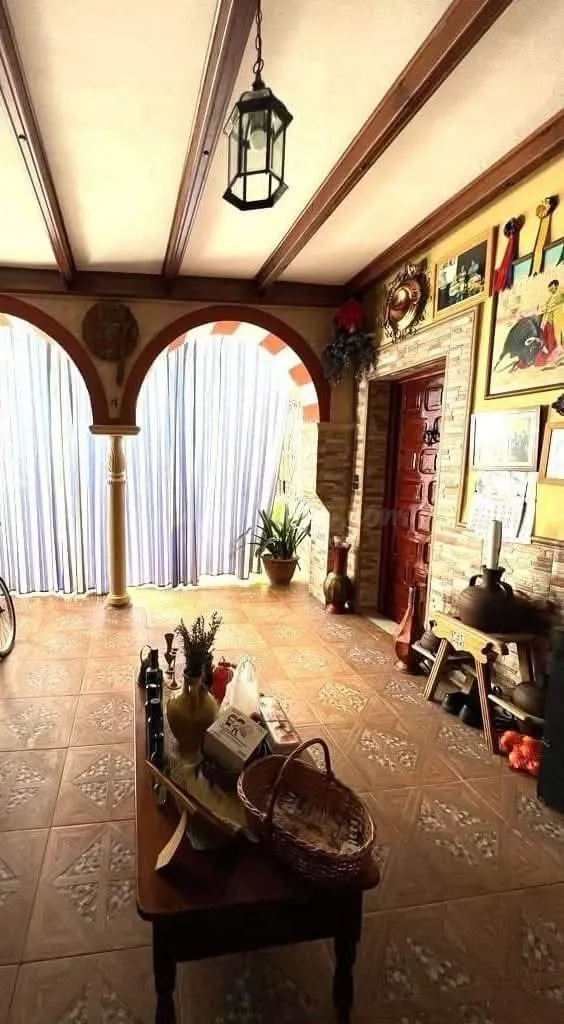 Casa en planta baja con piscina y gran cochera en Guillena ( - foto 5