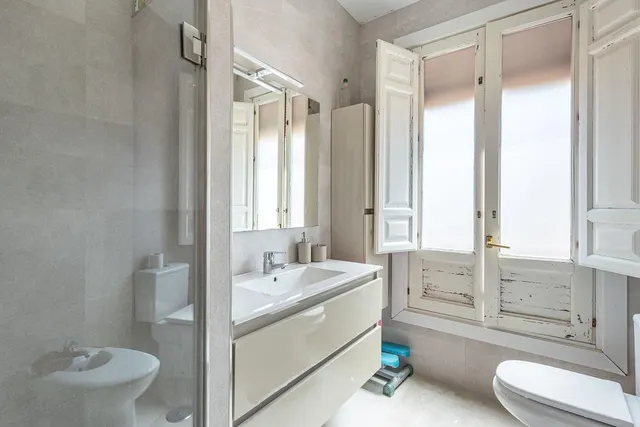 Exclusivo Piso Dúplex en el Corazón de Granada — 22