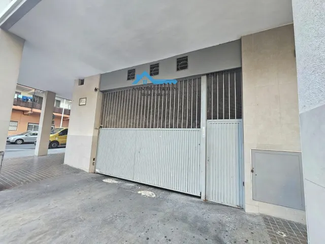 Garaje con trastero y altillo a la venta en Plaza del Infant