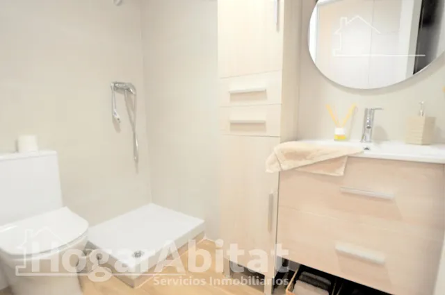 Impecable y reformado en residencial con terraza, piscina y dos plazas de garaje, cerca del centro — 21