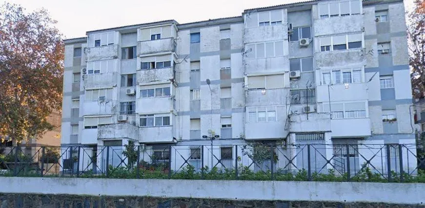 SE VENDE piso OKUPADO en Calle Salvador Rueda Nº 2 Huelva (Huelva)