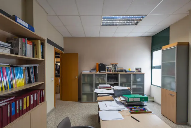 LOCAL OFICINAS FRENTE A EDETANIA — 12
