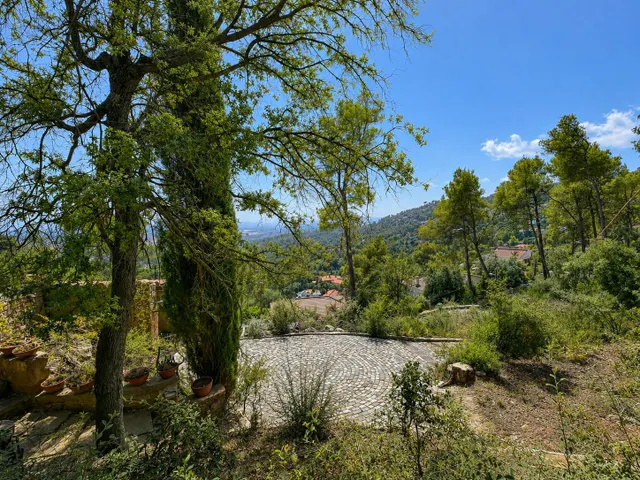 UNA MASIA D'ENCANT PER A VOSALTRES — 21