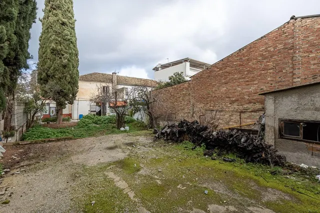 Casa con Parcela a Reformar en Granada — 11