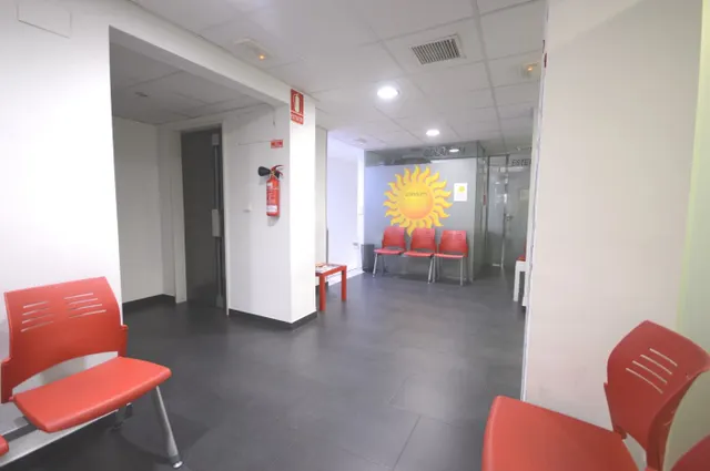 SE ALQUILA DESPACHO/GABINETE CON TODOS LOS SERVICIOS INCLUIDOS — 7