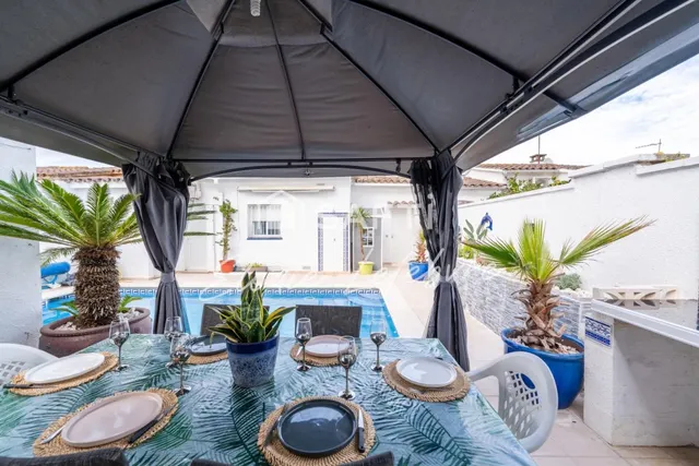 Casa Y piscina y licencia turística, Empuriabrava - foto 3