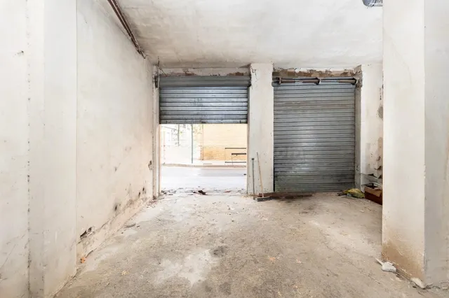 VENTA DE LOCAL DE 179 M2 EN GRANADA (ZONA SAN FRANCISCO) - foto 4
