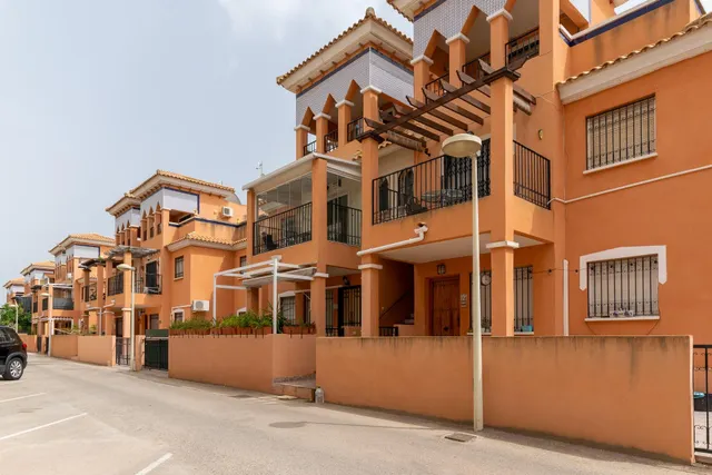 **Dúplex en Venta en Orihuela Costa - ¡Tu nuevo hogar te espera!** — 45