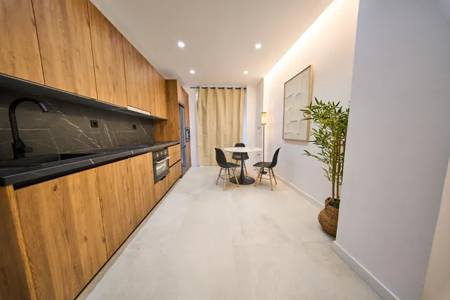 Estudio en venta en Avenida de Madrid — 11