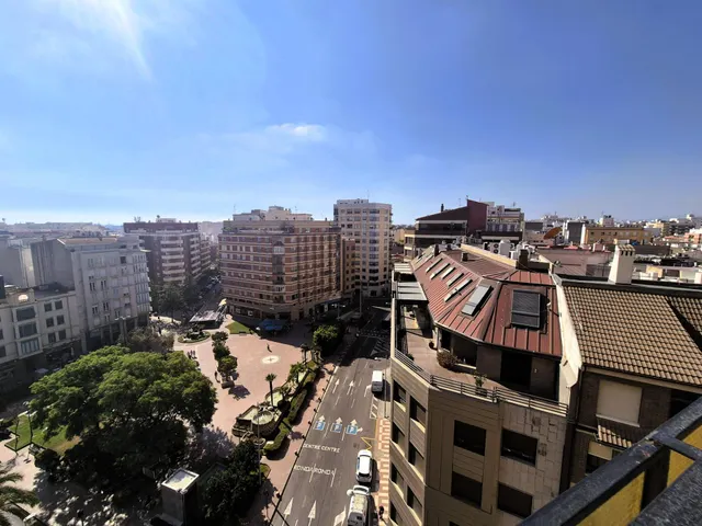 PISO DE CUATRO DORMITORIOS EN PLENO CENTRO DE CASTELLÓN — 6