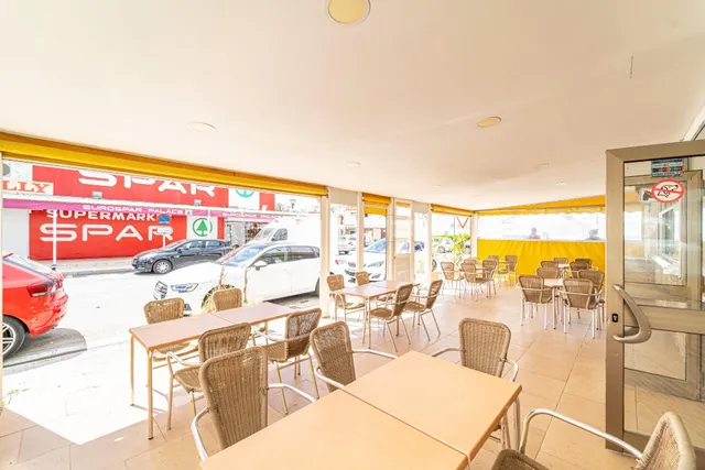 Local Comercial con terraza cerca del mar en el Puerto de Alcudia — 9
