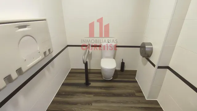 RESTAURANTE LISTO PARA COMENZAR LA ACTIVIDAD EN LA ZONA UNIVERSITARIA. — 30