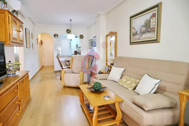 Piso impecable en Las Viñas con piscina comunitaria, terraza acristalada y muy cerca del mar — 2