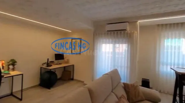 Vivienda con ascensor muy amplia y reformada en el barrio de Benalúa — 3