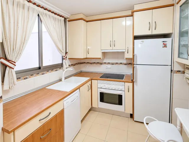 Amplio apartamento en el centro, con patio privado, garaje y trastero — 13