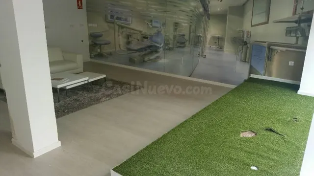 EN VENTA LOCAL COMERCIAL EN LOS CRISTIANOS - foto 3