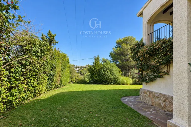 VILLA JARDI · DOBLE PARCELA, JARDINES MADUROS Y VISTAS AL MONTGÓ EN EL TOSALET JÁVEA — 18