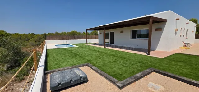 Exclusiva Villa de Obra Nueva con Piscina Frente al Pinar de - foto 4