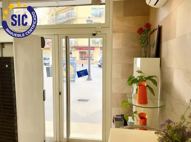 LOCAL COMERCIAL EN LA ZONA NOU MOLES — 16