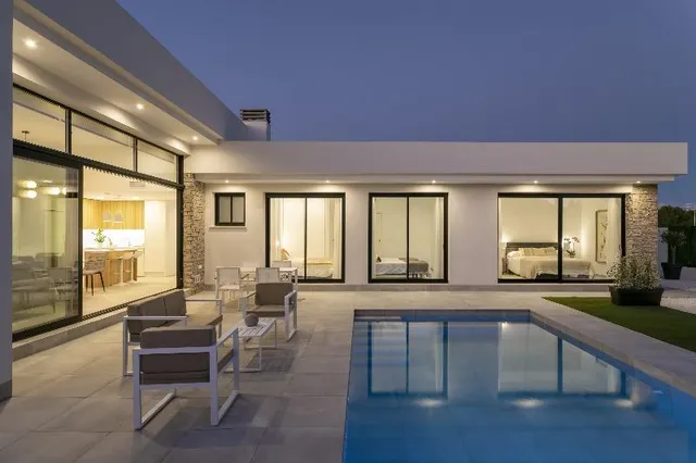 Villas espaciosas con piscina privada, en construcción, en un entorno natural muy privilegiado — 8