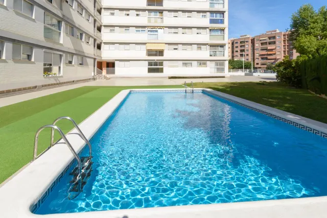 Cesión de vivienda por 50 años en Gandia, zona hospital, con piscina comunitaria, parking y trastero — 2