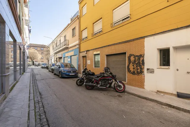 Piso para reformar junto a Avenida Dílar — 19