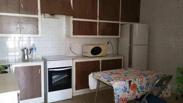 AMPLIA VVIENDA PARA REFORMAR CERCA DEL CENTRO — 7