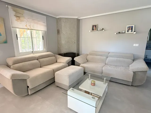 Un chalet totalmente reformado con vistas a la montaña — 10
