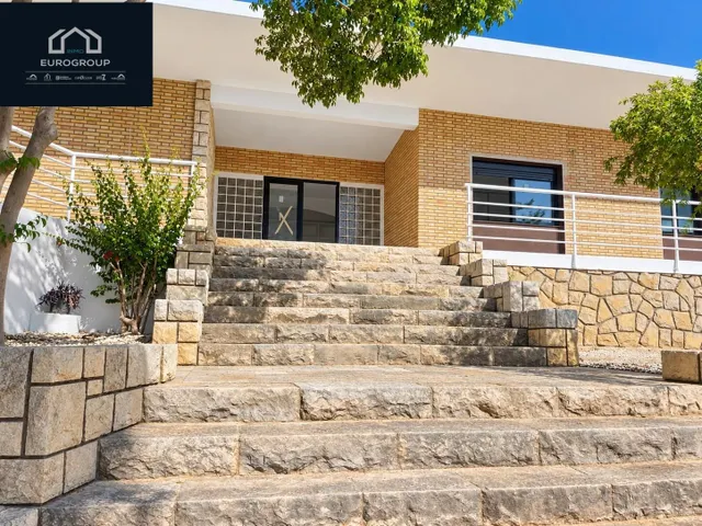 ESPECTACULAR VILLA CON 5 DORMITORIOS Y 4 BAÑOS, 450 M2 Y 360 - foto 4