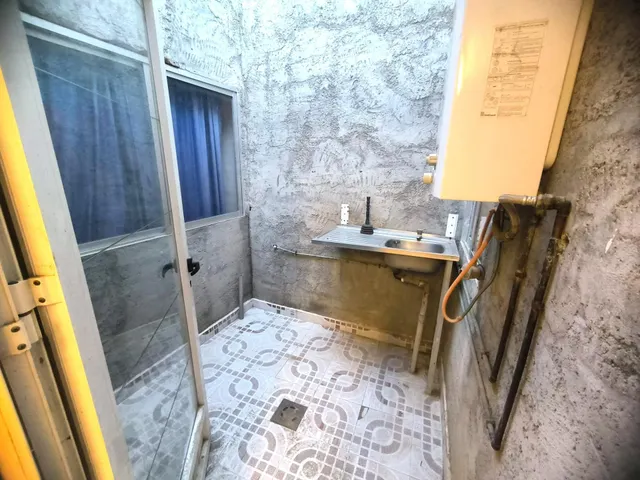 DOS CASAS CON PATIO GRANDE EN TORREAGUERA — 5
