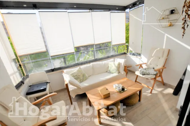 MAGNÍFICO PISO CON PISCINA, GARAJE Y TERRAZA EN BENIMACLET. — 2