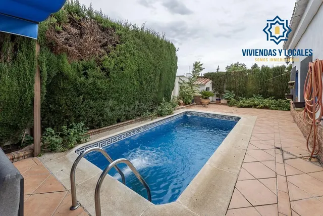 Casa con piscina en urb los chopos - Las Gabias — 4