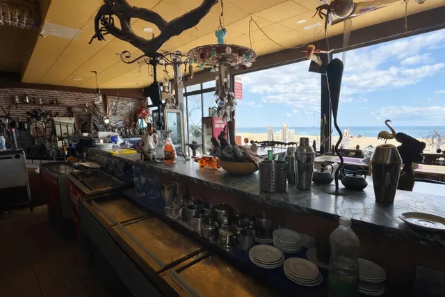 En venta Bar-Restaurante en primera línea de mar en Platja d - foto 4