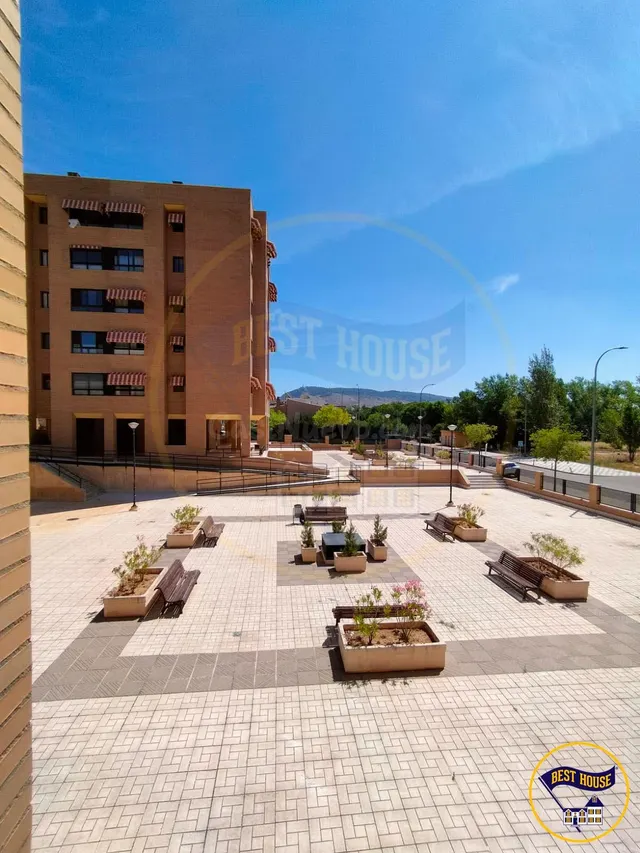 PISO EN VENTA EN UNA DE LAS MEJORES URBANIZACIONES CON PISCI - foto 4
