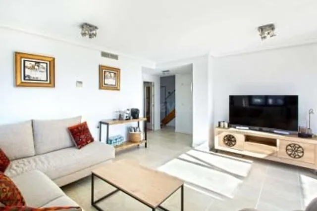 Precioso ático dúplex con vistas panorámicas en Estepona - foto 4