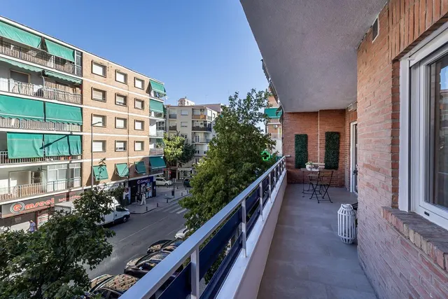 PISO REFORMADO JUNTO AVENIDA CADIZ — 6