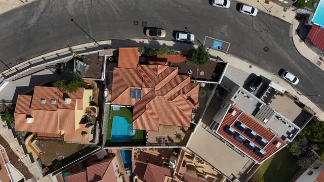Elegante villa de 4 dormitorios en Arguineguín | Vistas panorámicas al mar, gran parcela y un potencial excepcional! — 2