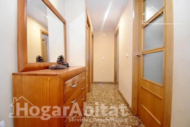 Gran amplitud, excelente luminosidad y precio atractivo en este piso con garaje — 27