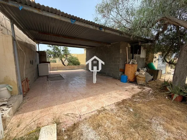 Casa independiente en moralet, Alicante. dos viviendas independientes, 3.700m2 de parcela, 5 habitaciones, 3 baños, piscina — 20