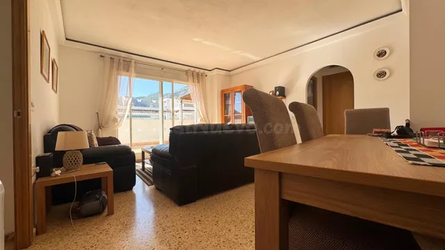Soleado ático con garaje y amplia terraza con orientación su - foto 5