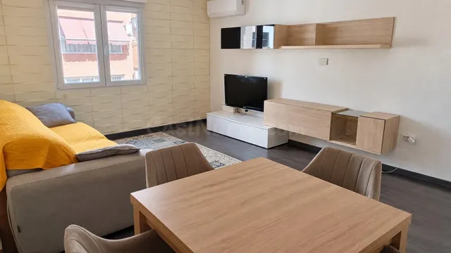Piso de 4 habitaciones con ascensor en Els Orriols - foto 2