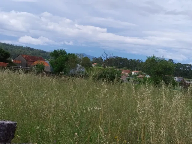 Casa con terreno edificable en Tomiño - foto 3