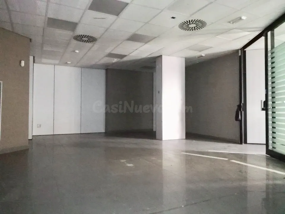 LOCAL COMERCIAL EN VENTA EN RENTABILIDAD EN C/ LOPEZ DE HOYOS 456.