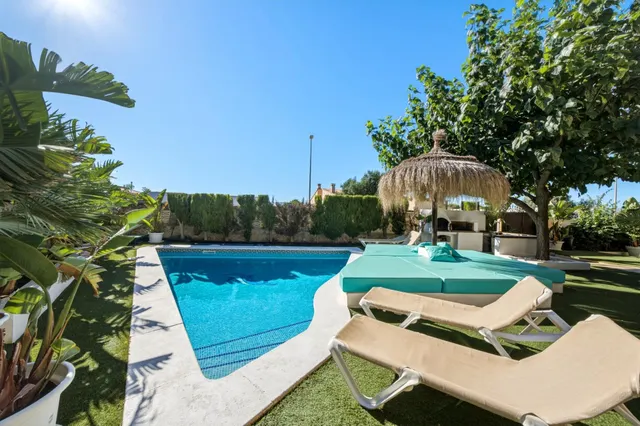 ESPECTACULAR VILLA CON PISCINA, 6 DORMITORIOS EN SUITE Y VISTAS AL MAR EN SA TORRE — 50