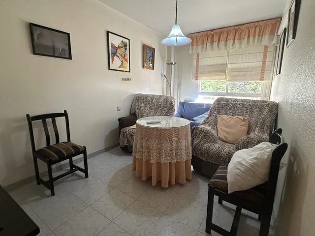 Piso de 4 dormitorios, patio y garaje a la venta en Cervantes — 13