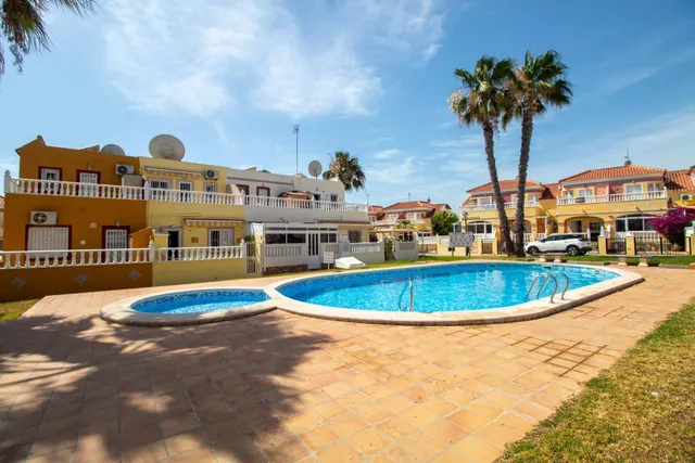 ADOSADO CON JARDÍN PRIVADO EN ORIHUELA COSTA — 23