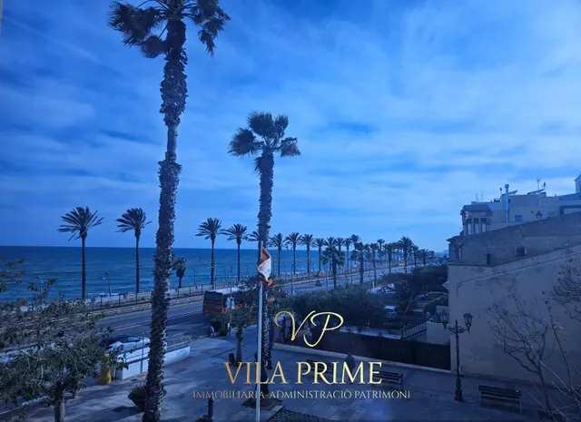 VIVIENDA UNICA EN EDIFICIO EMBLEMATICO NEOCLASICO EN VILASSAR DE MAR — 13