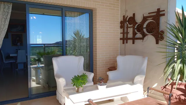 Apartamento de esquina con 2 terrazas 100m2 +16m2 y vistas espectaculares al mar y Benidorm. — 11
