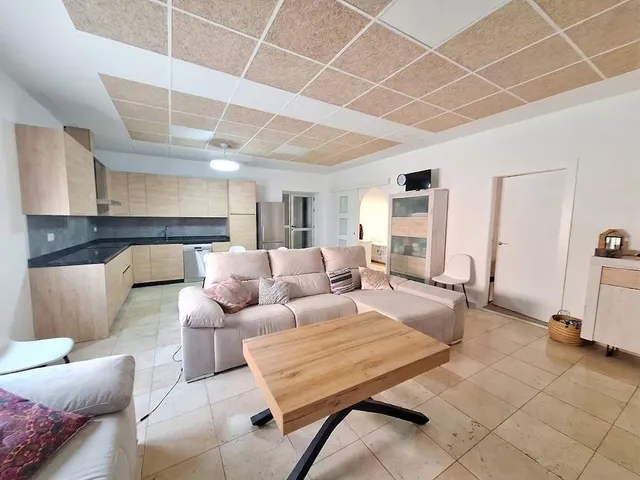 Vivienda reformada + Negocio con garaje, en Pinoso | ¡Vive, trabaja o invierte! — 6
