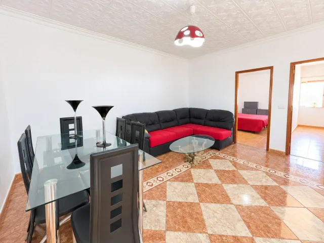 Vivienda de cuatro dormitorios con balcón en Arucas - Santidad — 13